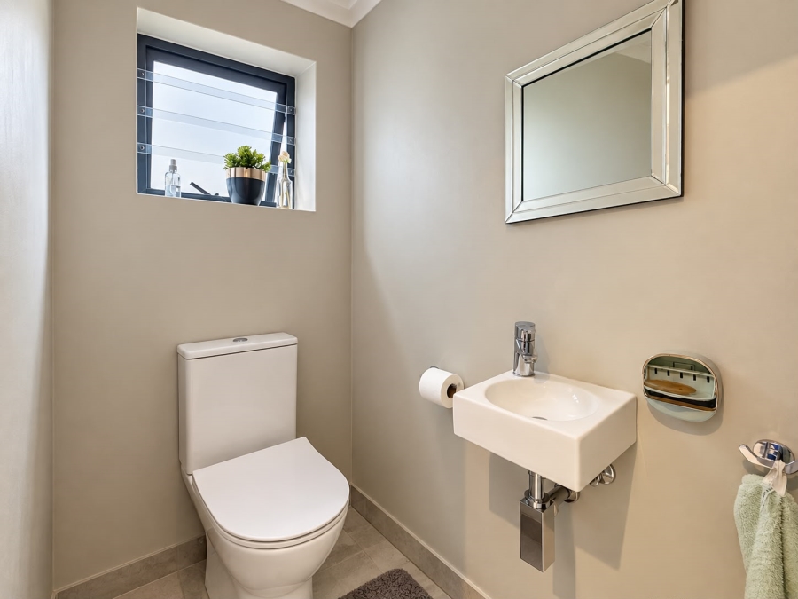 2 Bedroom Property for Sale in Kenilworth Western Cape